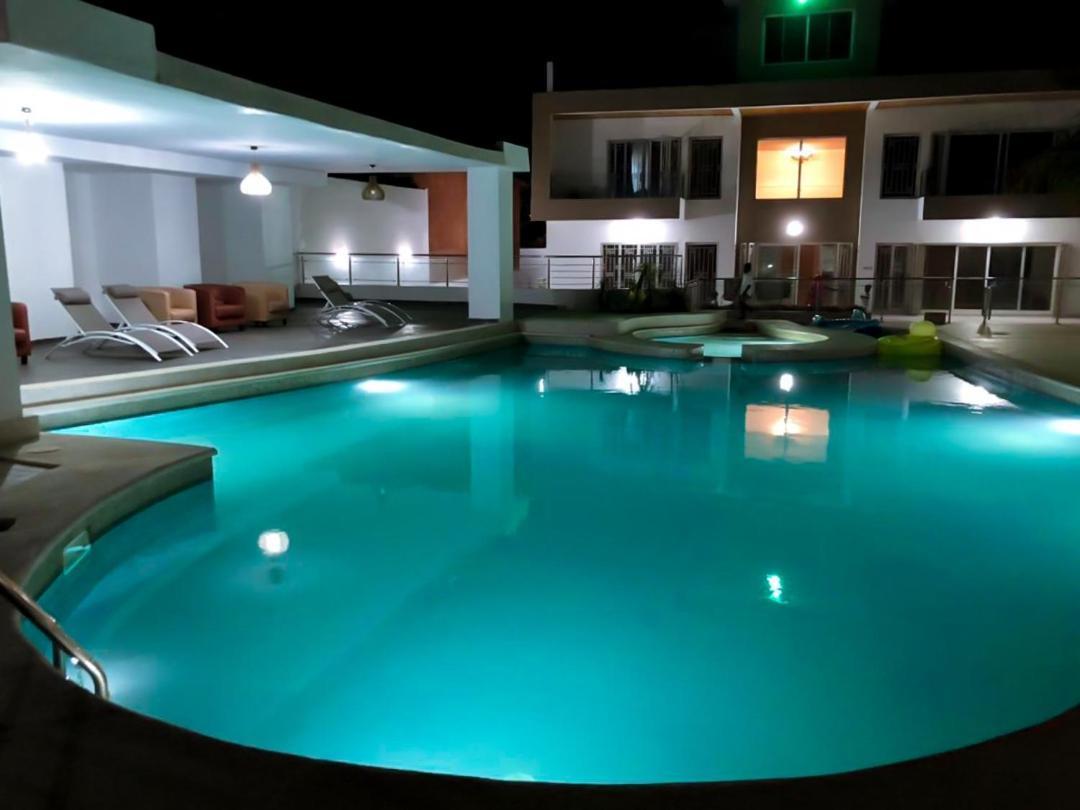 Villa Somone Pied Dans L'Eau Eksteriør bilde